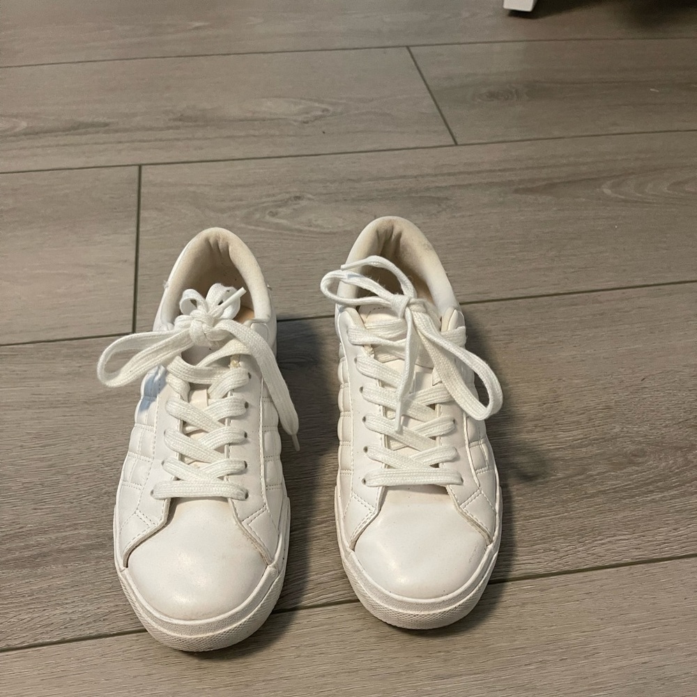WHITE SNEAKERS